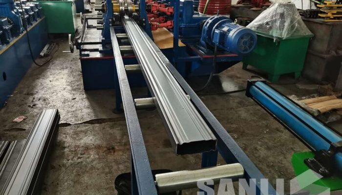 auto box beam roll forming machine