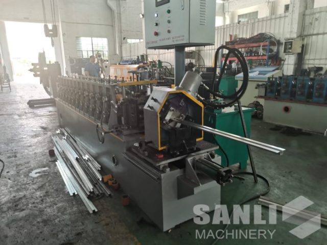 rack shelf support bar roll forming machine