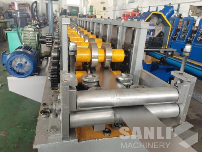 rack shelf stiffener roll forming machine